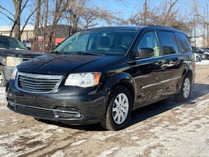 lot 7 image: 2015 CHRYSLER TOWN AND COUNTRY TOURING No Accidents  2 Owner (NO RESERVE)