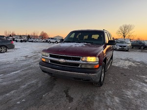 lot 18 image: 2004 Chevrolet Suburban