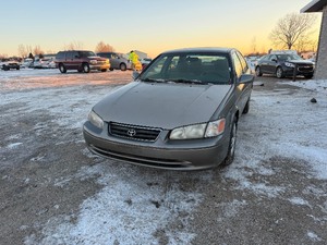 lot 21 image: 2000 Toyota Camry