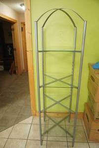 lot 6 image: 4-Tier Glass Display Shelving Unit