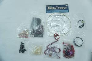 lot 22 image: Jewelry Lot Beaded Fashion Jewelry and Beads for Jewelry