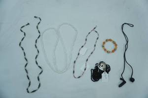 lot 23 image: Jewelry Lot Beaded Fashion Jewelry. Magnetic Beaded pieces