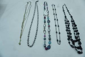 lot 26 image: Jewelry Lot Fashion Jewelry Necklaces
