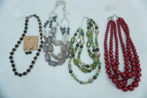 lot 28 image: Jewelry Lot Fashion Jewelry Beaded Necklaces
