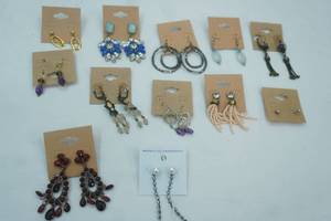 lot 45 image: Jewelry Lot Fashion Jewelry Pierced Earrings
