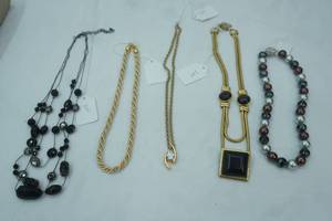 lot 49 image: Jewelry Lot Fashion Jewelry Necklaces