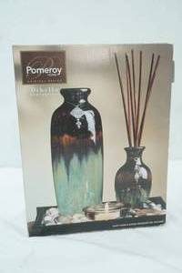 lot 81 image: NEW Pomeroy Home Othello Centerpiece. White Thyme & Ginger Tea Light Candle, Oil, Reeds included