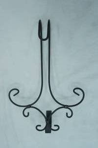 lot 116 image: Ornate Metal Over-the-Door Hang