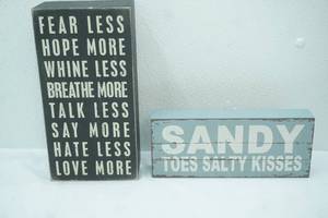 lot 172 image: NEW Decorative Box & Wall Hanging.