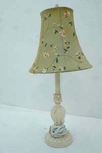 lot 176 image: Table Lamp 22 tall