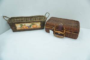 lot 189 image: Decorative Wicker Baskets. Picnic Basket and Fall Themed Basket