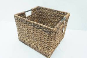lot 191 image: Wicker Storage Basket. 13x 14x 11