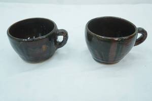 lot 240 image: Vintage Studio Pottery Mugs. Rich Dark Brown Glaze