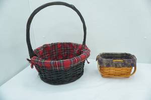 lot 245 image: Lined Baskets, Longaberger with plastic insert