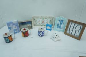 lot 264 image: Hawaiian Coffee Mugs, Beach & Sea Themed Decor
