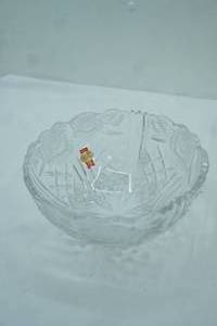 lot 277 image: Anna Hutte Bleikristall 24% Lead Crystal Serving Bowl wFrosted Rose Design