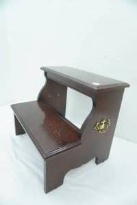 lot 300 image: Wooden 2-Step Stool