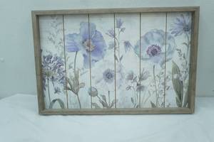 lot 336 image: Wooden Flower Wall Decor 23.5x15.5