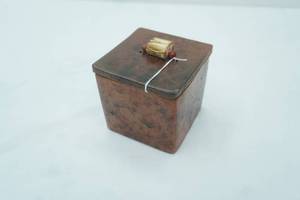 lot 367 image: Pottery Ceramic Box wLid. World Market 4.5 cube