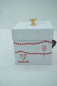 lot 385 image: NEW Birthday Cake Explosion Box. Butterfly