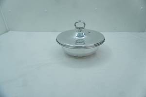 lot 399 image: Vintage Buenilum Serving Dish 1.5qt