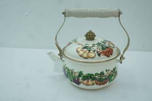 lot 417 image: Vintage Enamelware Tea Kettle