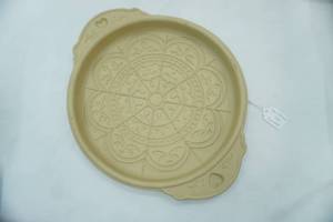 lot 431 image: Brown Bag Designs Ceramic Shortbread Pan