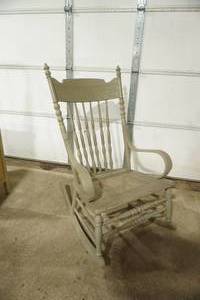 lot 485 image: Vintage Spindle-Back Rocking Chair