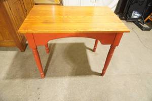 lot 488 image: Small Wooden Breakfast Nook Table 23x36x29