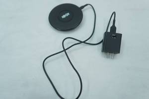 lot 511 image: Tripp-Lite Wireless Cell Phone Charger