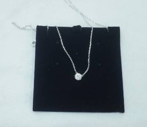 lot 521 image: Swarovski Round White Crystal Necklace. NEW