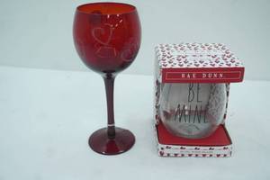 lot 525 image: NEW Valentine Day Wine Glasses, Red Glass Stemmed Wine Glass 32 oz Wine Tumbler