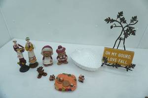 lot 531 image: Fall Decor Lot