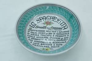 lot 551 image: Vintage Italian ceramic La Spaghettata Serving Bowl