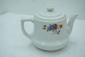 lot 554 image: Vintage Drip-O-Lator coffeetea pot. The Enterprise Aluminum Company