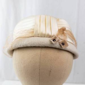 lot 307 image: Desi New York An Original Beige Cloche Hat - Size 6 14