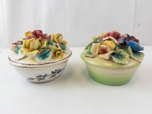 lot 385 image: Two Italian Floral Lidded Porcelain Bowls - 2-Piece Set with Multicolor Rose Bouquets