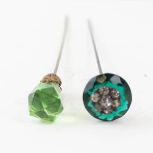 lot 402 image: Hat Pins - Green Glass Gem Ends (Lot of 2)