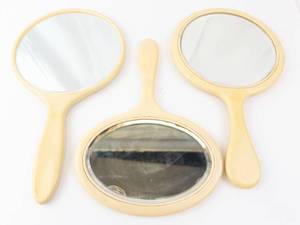 lot 420 image: Vanity Mirrors - Beige Handheld, 2 Round & 1 Oval - Set of 3