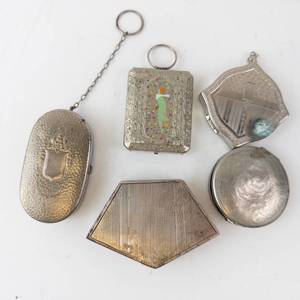 lot 453 image: Vintage Silver-Tone 5-Piece Vanity Set - Cigarette Cases & Powder Compacts