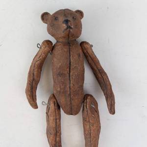 lot 477 image: Poliwog Collectibles Bear Figure by David Critchfield & Vic Fortunato