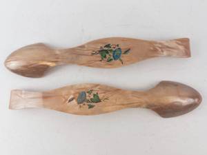 lot 492 image: Celluloid Shoe Horns - Floral Hand-Painted Design (Lot of 2)