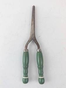 lot 493 image: Micro Curling Iron - 9.5 in Length - Vintage