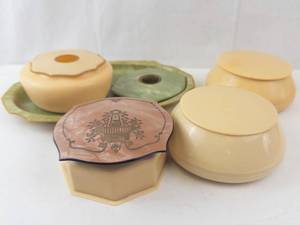 lot 499 image: Vintage Celluloid Vanity Accessories Collection - Assorted Powder Jars & Trays