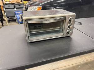 lot 38 image: TOASTER OVEN