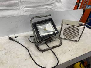 lot 43 image: LIGHT AND ELECTRIC HEATER.