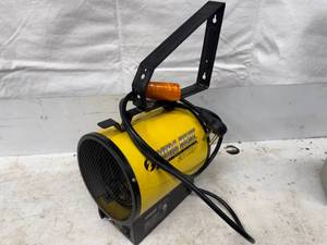 lot 42 image: ELETRIC HEATER