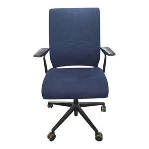 lot 82 image: Steelcase Think Task Chair