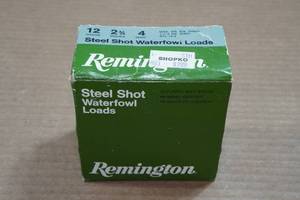 lot 208 image: 25 Remington 12 Gauge 2-34 Steel 4 Shot Waterfowl Shotshells