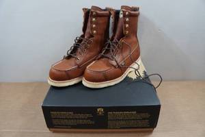 lot 12 image: Irish Setter Wingshooter Mens 9 Boots Style A0894 - Size 11.5